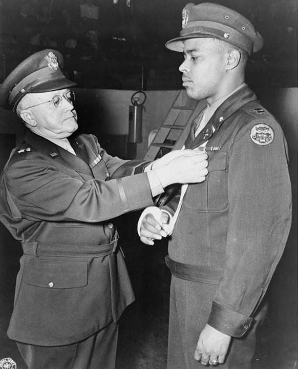 Capt. Charles L. Thomas receiving DSC